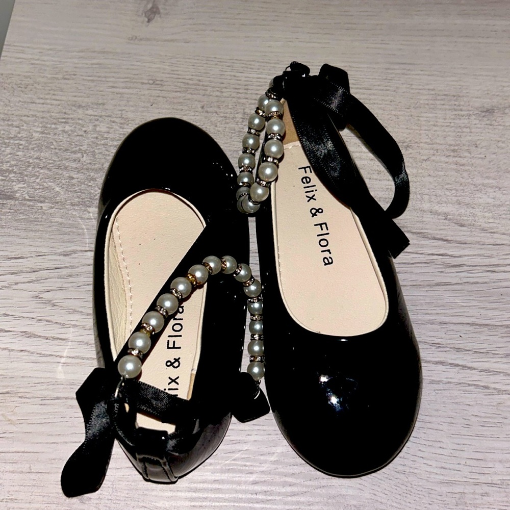 Felix and Flora Perl Dress shoes